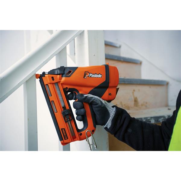 916275 IM65A F16 16G Angled Finish Nailer (1x2Ah)