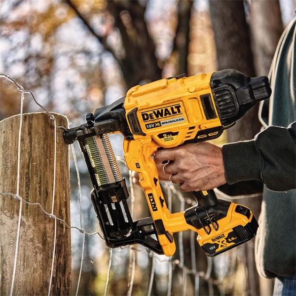 Dewalt Dewalt 18v XR Brushless 9Ga Fencing Stapler (2x5Ah) DCFS950P2