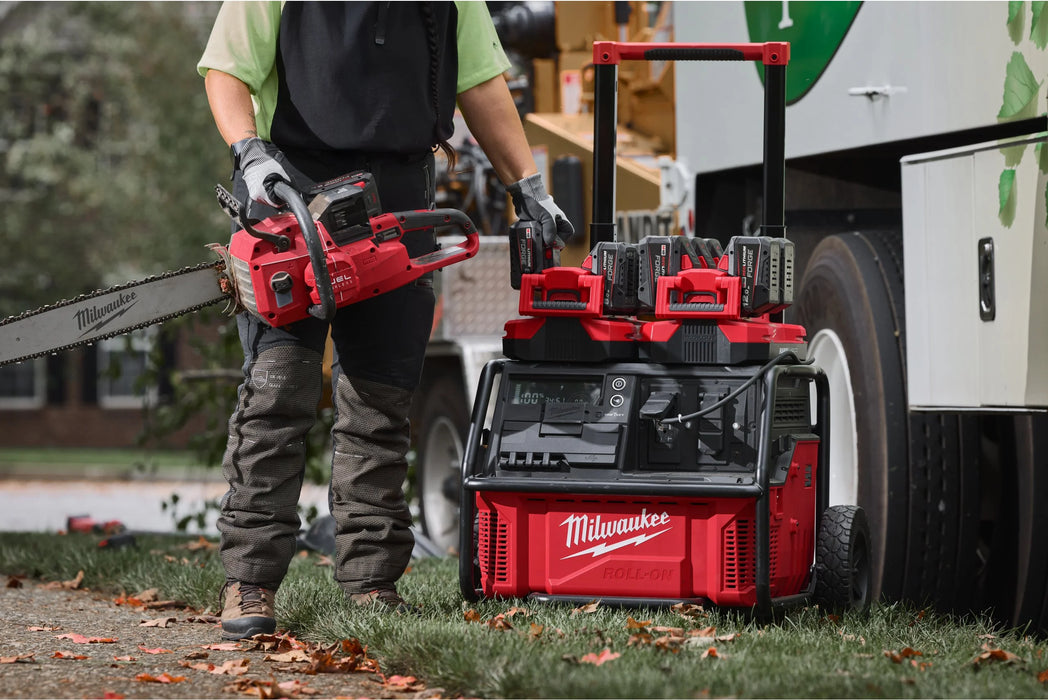 Milwaukee Milwaukee IRPSUOP2500 – ROLL-ON 7200/3600W 2.5kWh Power Supply (GB 240V In&Out) 4933492134