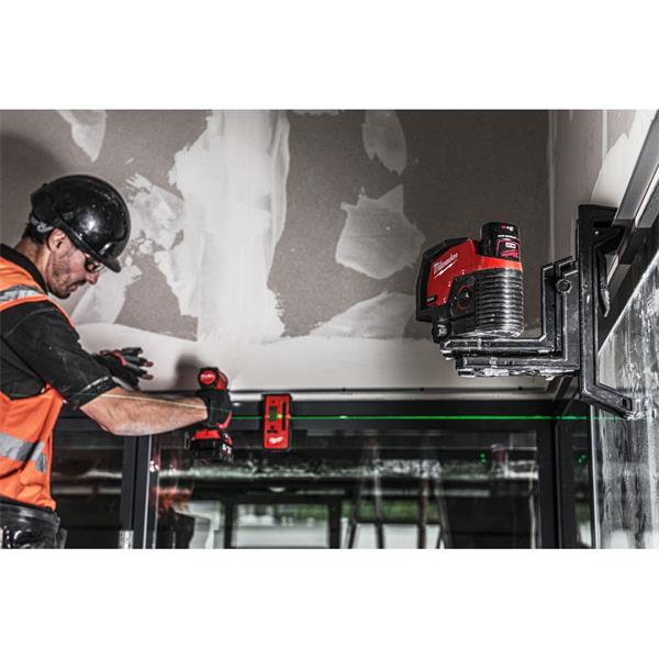 Milwaukee Milwaukee 12V Green Cross Line Laser With Plumb Points (1x3.0Ah) 4933478245