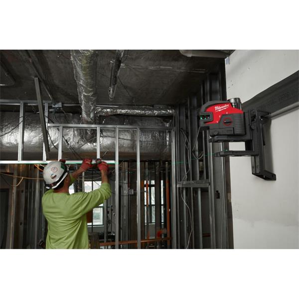 Milwaukee Milwaukee M12 Cross Line with 4 Points Laser, 1x Track clip, 1xTarget Plate, (1x3Ah) 4933479204