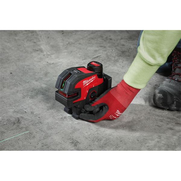 Milwaukee Milwaukee M12 Cross Line with 4 Points Laser, 1x Track clip, 1xTarget Plate, (1x3Ah) 4933479204