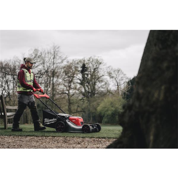 Milwaukee Milwaukee M18 FUEL 53cm Dual Battery 36V Self-Propelled Lawn Mower (2x12Ah Forge) 4933499214