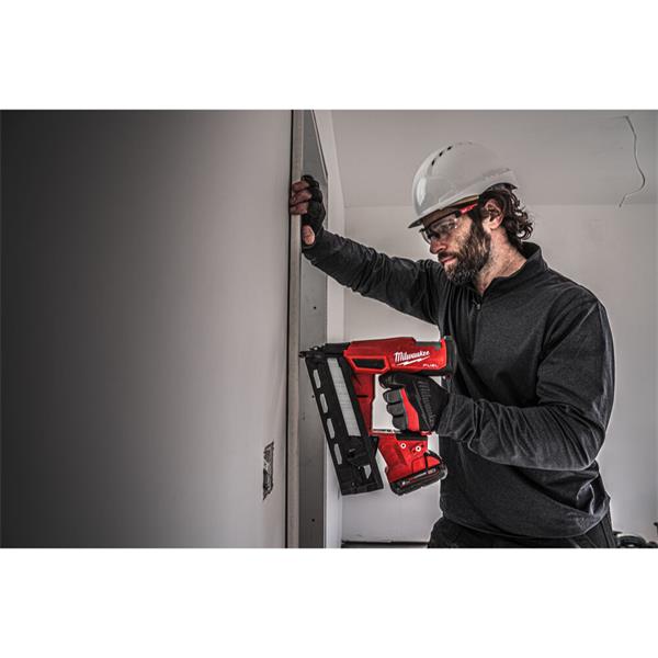 Milwaukee Milwaukee M18 Fuel 16GA Angled Finish Nailer (Bare Unit) 4933478094