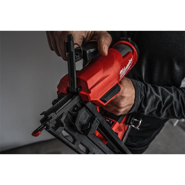 Milwaukee Milwaukee M18 Fuel 16GA Angled Finish Nailer (Bare Unit) 4933478094