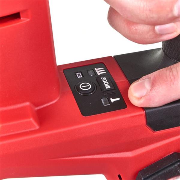 Milwaukee Milwaukee M18 FUEL 18G Finish Nailer (2x2Ah) 4933471408