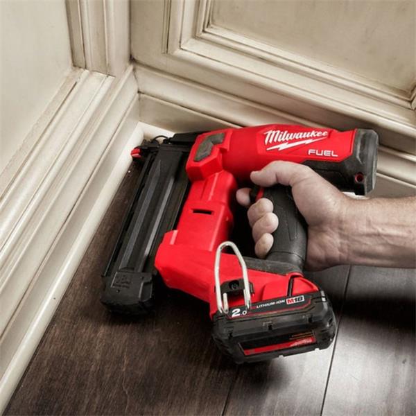 Milwaukee Milwaukee M18 FUEL 18G Finish Nailer (2x2Ah) 4933471408