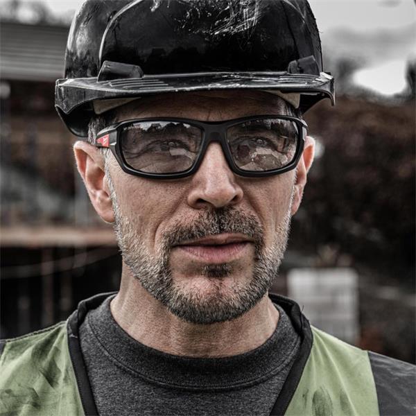 Milwaukee Milwaukee 4932478908 Safety Performance Glasses - Grey 4932478908
